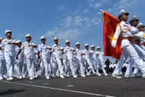 Dàn vũ khí tối tân Hải quân Việt Nam duyệt đội hình