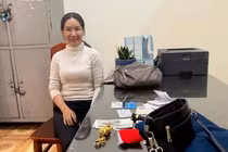 Nữ tiểu thương trả lại 4 cây vàng, tiền mặt cho khách bỏ quên