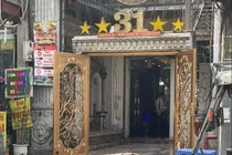 Hà Nội: Rơi từ cầu thang quán karaoke, người đàn ông tử vong