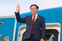 Chủ tịch Quốc hội Vương Đình Huệ lên đường thăm chính thức Trung Quốc