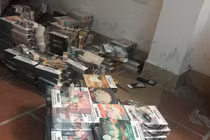 Thu giữ 2.400 chai tinh dầu thuốc lá điện tử không rõ nguồn gốc