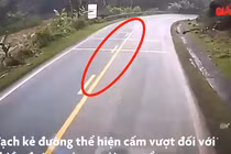 Xe tải vượt ẩu, suýt đối đầu trực diện loạt ô tô 