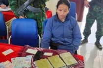 "Nữ quái" mang 3 bánh heroin đi bán kiếm lời 30 triệu bị bắt
