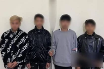 Nhóm thanh, thiếu niên mang kiếm, dao phóng lợn đi giải quyết mâu thuẫn