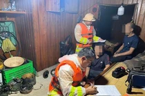 Hà Nội: Bắt nhóm đối tượng hút trộm cát trên sông Hồng trong đêm