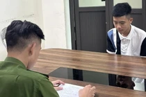 Bắt kẻ đập 9 ô tô ở Hà Nội để trộm cắp tài sản