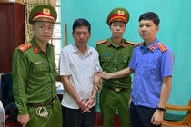 Bắc Giang: Bắt Chủ tịch và kế toán UBND thị trấn An Châu