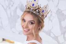 Người đẹp búp bê Czech gây chú ý tại Hoa hậu Thế giới 2024