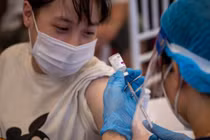 Bộ Y tế khẳng định không còn rủi ro sau tiêm vắc xin AstraZeneca