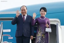 Thủ tướng đến St. Petersburg, bắt đầu thăm chính thức Nga