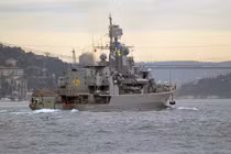 Tàu chiến Ukraine tiến vào biển Azov, Nga cử Su-27 "hộ tống"