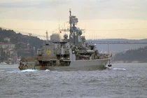 Tàu chiến Ukraine tiến vào biển Azov, Nga cử Su-27 "hộ tống"