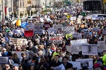 Hàng trăm ngàn người “biểu tình vì mạng sống”, phản đối chính phủ Mỹ