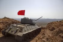 Đào thấy T-34 ở Syria, lính Nga làm hành động không ngờ