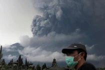 Siêu núi lửa Agung "nổi giận", Indonesia sơ tán 100.000 dân