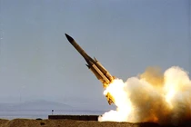 S-200 Syria đâm vào nhà dân sau khi được phóng đi