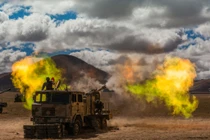 Ngỡ ngàng: Quân đội Lào sở hữu pháo tự hành tối tân