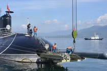 Việt Nam chế thiết bị đặc biệt, tự sửa chữa tàu ngầm