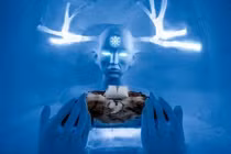 Lung linh cung điện băng giữa đất trời Thụy Điển