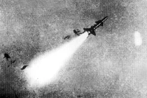 Uy lực “Rồng lửa Thăng Long” SAM-2 lập công ngay trận đầu