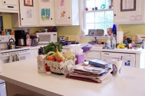 Bếp sang trọng thành nhếch nhác vì vợ nghiện sắm đồ