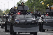 Tường tận sức mạnh dàn xe bọc thép bảo vệ APEC 2017