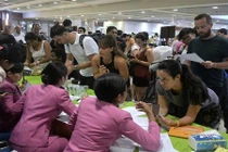 Hàng chục người Việt vẫn bị mắc kẹt tại Bali vì núi lửa