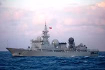 Không mời mà đến, Trung Quốc cử tàu do thám theo dõi RIMPAC