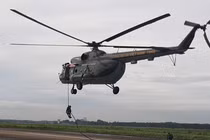 Mục kích Đặc công Việt Nam đu dây đổ bộ đường không 