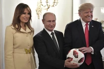 Chuyện gì xảy với quả bóng ông Putin tặng ông Trump?