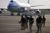 Những vũ khí mật vụ Mỹ mang theo bảo vệ TT Trump