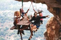 “Bủn rủn tay chân” trước chùm ảnh không dành cho người sợ độ cao