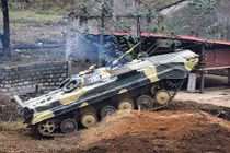 Kinh ngạc cách "voi thép" Việt Nam vượt chướng ngại nước