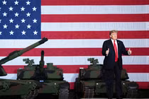 Mỹ lần đầu tiên phô diễn sức mạnh quân sự vào ngày Quốc khánh