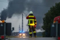 Cháy lớn nhà máy lọc dầu Đức, hơn 2.000 người sơ tán