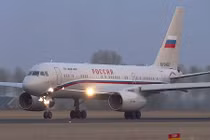 Bí ẩn máy bay Nga chở khách VIP tới Syria