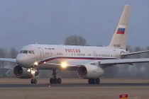 Bí ẩn máy bay Nga chở khách VIP tới Syria
