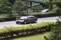 Video: Cận cảnh đoàn xe chở nhà lãnh đạo Kim Jong-un tại Singapore