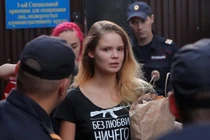 Nhóm nhạc Nga quấy rối chung kết World Cup lại bị bắt giam