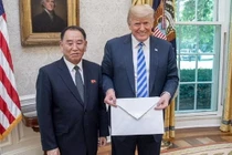 Trump nhận thư mới của Kim Jong Un, để ngỏ khả năng gặp lần hai
