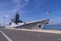 Cận cảnh tàu chiến hiện đại nhất của Ấn Độ ghé thăm Cam Ranh