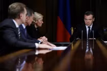 Thủ tướng Nga bị Mỹ đưa vào "tầm ngắm" trừng phạt