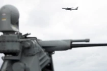 "Gấu bay" Nga lại phá đám cuộc tập trận thế kỷ của NATO