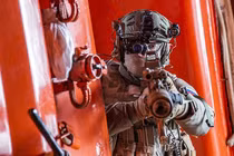 Soi Đặc nhiệm Vệ binh Quốc gia Nga "diệt" khủng bố ở Bắc cực