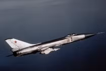 Mãi rượt máy bay NATO, tiêm kích Liên Xô đâm đầu xuống biển