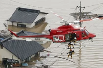 Nhìn lại hình ảnh thiên tai liên tiếp ập xuống Nhật Bản