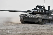 Báo Mỹ: "Xe tăng T-80 của Nga không phải trò đùa"