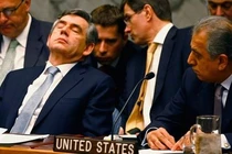 Tấm ảnh ngủ gật và cách chợp mắt ở Liên Hợp Quốc