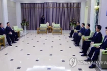 Chủ tịch Kim Jong-un ăn tối với phái đoàn Hàn Quốc