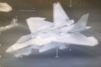 Phi công Su-35 Nga kể khoảnh khắc khóa mục tiêu F-22 ở Syria